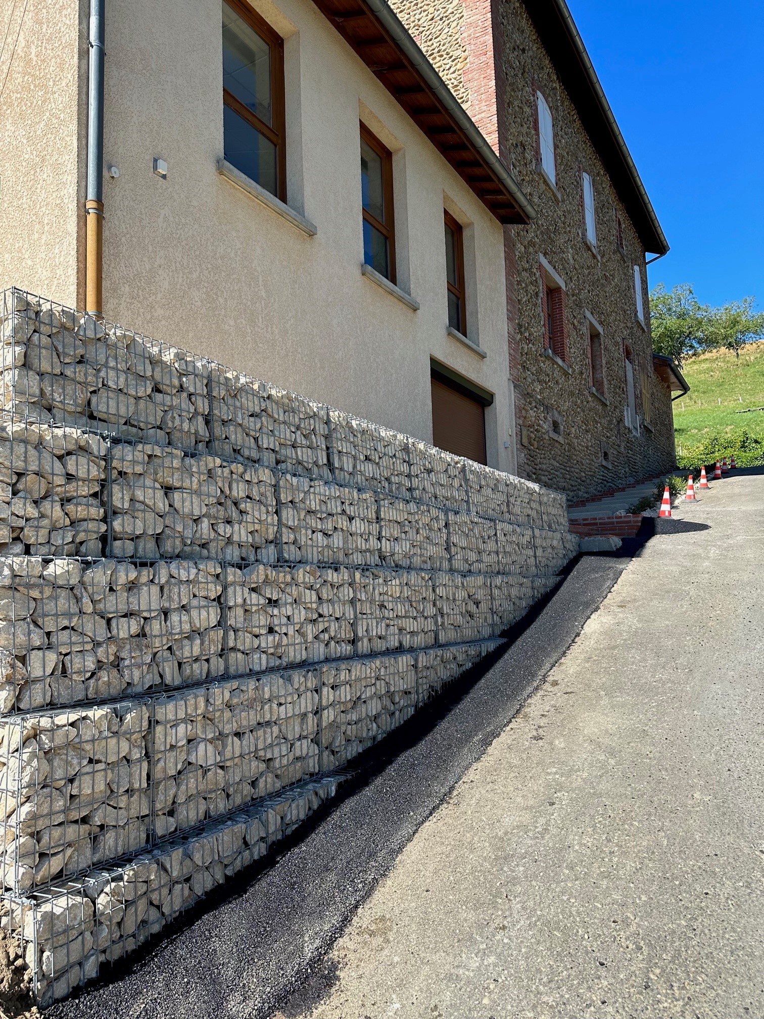 Mur de soutènement en gabions