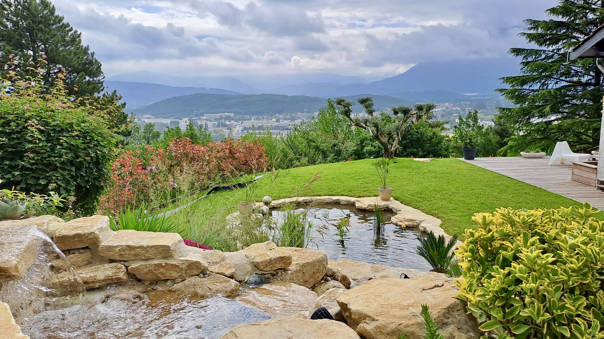 Réalisation d'un bassin avec cascade